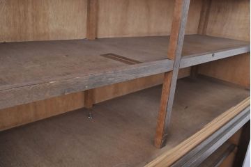 和製アンティーク　昭和初期　ゆらゆらガラスがレトロな雰囲気を醸し出す重ね戸棚・上段(収納棚、食器棚、キャビネット)(R-052265)