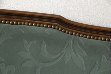 中古　カリモク家具(karimoku)　domani(ドマーニ)　Louis(ルイ)XVシリーズ　落ち着いた色合いと、エレガントなデザインが魅力的な3人掛けソファ(三人掛けソファ、3P)(R-052271)