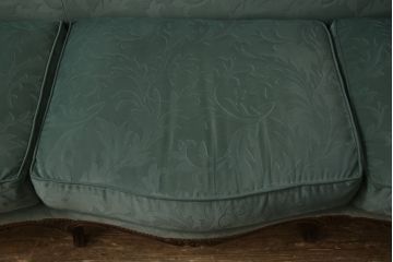 中古　カリモク家具(karimoku)　domani(ドマーニ)　Louis(ルイ)XVシリーズ　落ち着いた色合いと、エレガントなデザインが魅力的な3人掛けソファ(三人掛けソファ、3P)(R-052271)