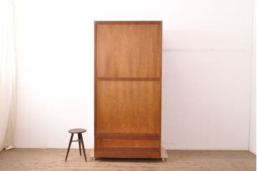 中古　超美品　横浜ダニエル(daniel)　クラシカルな佇まいが目を引くワードローブ(洋服タンス)(R-052272)