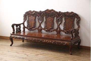 中古　高級唐木家具　カリン材　細やかな彫りの意匠が魅力的なベンチ(板座チェア、花梨材)(定価約89万円)(R-052274)