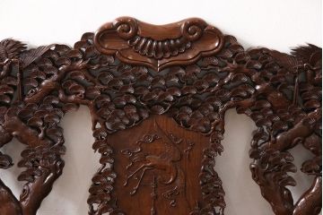 中古　高級唐木家具　カリン材　細やかな彫りの意匠が魅力的なベンチ(板座チェア、花梨材)(定価約89万円)(R-052274)