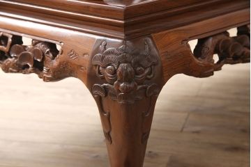 中古　高級唐木家具　カリン材　細やかな彫りの意匠が魅力的なベンチ(板座チェア、花梨材)(定価約89万円)(R-052274)