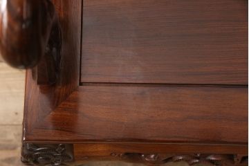 中古　高級唐木家具　カリン材　細やかな彫りの意匠が魅力的なベンチ(板座チェア、花梨材)(定価約89万円)(R-052274)