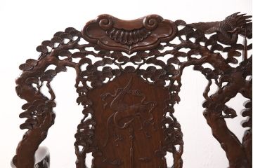 中古　高級唐木家具　カリン材　細やかな彫りの意匠が魅力的なベンチ(板座チェア、花梨材)(定価約89万円)(R-052274)