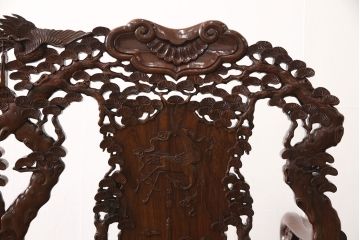 中古　高級唐木家具　カリン材　細やかな彫りの意匠が魅力的なベンチ(板座チェア、花梨材)(定価約89万円)(R-052274)