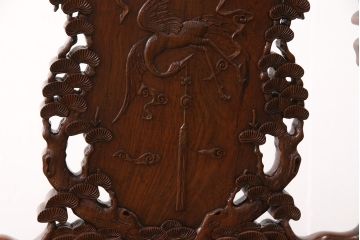 中古　高級唐木家具　カリン材　細やかな彫りの意匠が魅力的なベンチ(板座チェア、花梨材)(定価約89万円)(R-052274)