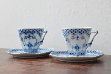 ROYAL COPENHAGEN　ロイヤルコペンハーゲン　ブルーフルーテッド　フルレース　コーヒーカップ&ソーサー2客(洋食器)(R-052279)