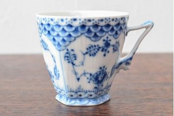 ROYAL COPENHAGEN　ロイヤルコペンハーゲン　ブルーフルーテッド　フルレース　コーヒーカップ&ソーサー2客(洋食器)(R-052279)