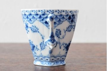 ROYAL COPENHAGEN　ロイヤルコペンハーゲン　ブルーフルーテッド　フルレース　コーヒーカップ&ソーサー2客(洋食器)(R-052279)