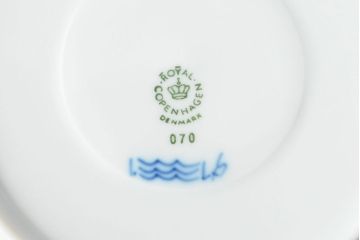 ROYAL COPENHAGEN　ロイヤルコペンハーゲン　ブルーフルーテッド　フルレース　コーヒーカップ&ソーサー2客(洋食器)(R-052279)