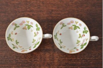 WEDGWOOD　ウェッジウッド　ワイルドストロベリー　カップ&ソーサー2客・プレート2枚セット(洋食器)(R-052282)