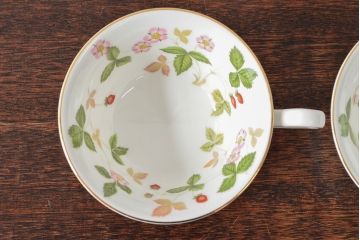 WEDGWOOD　ウェッジウッド　ワイルドストロベリー　カップ&ソーサー2客・プレート2枚セット(洋食器)(R-052282)