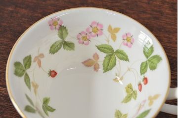 WEDGWOOD　ウェッジウッド　ワイルドストロベリー　カップ&ソーサー2客・プレート2枚セット(洋食器)(R-052282)