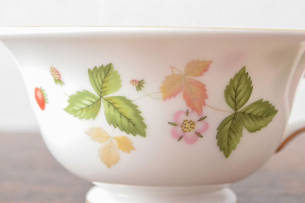 WEDGWOOD　ウェッジウッド　ワイルドストロベリー　カップ&ソーサー2客・プレート2枚セット(洋食器)(R-052282)