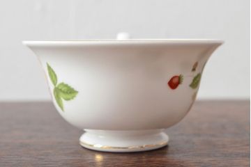 WEDGWOOD　ウェッジウッド　ワイルドストロベリー　カップ&ソーサー2客・プレート2枚セット(洋食器)(R-052282)