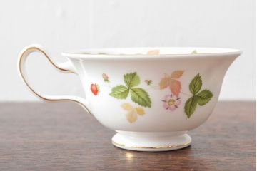 WEDGWOOD　ウェッジウッド　ワイルドストロベリー　カップ&ソーサー2客・プレート2枚セット(洋食器)(R-052282)