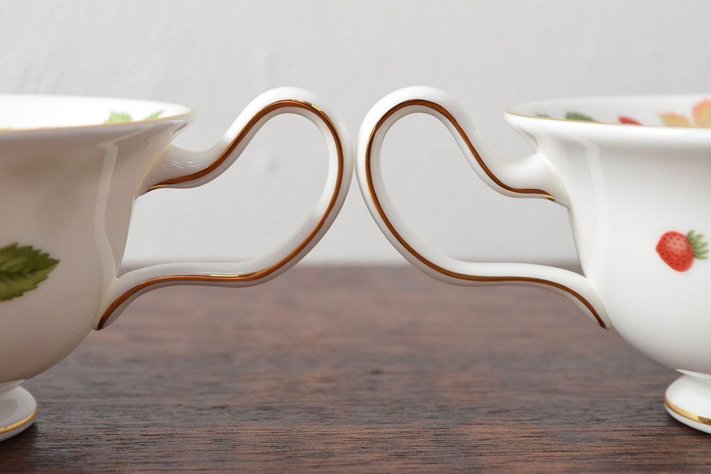 WEDGWOOD　ウェッジウッド　ワイルドストロベリー　カップ&ソーサー2客・プレート2枚セット(洋食器)(R-052282)