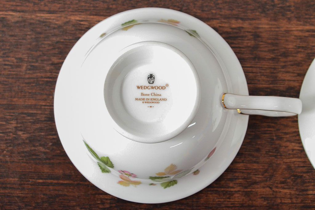 WEDGWOOD　ウェッジウッド　ワイルドストロベリー　カップ&ソーサー2客・プレート2枚セット(洋食器)(R-052282)