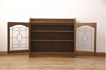 中古美品　三越家具　Brugge(ブルージュ)　ステンドグラスとバラのレリーフが上品なサイドボード(サイドキャビネット、戸棚、収納棚)(定価約17万円)(R-052286)