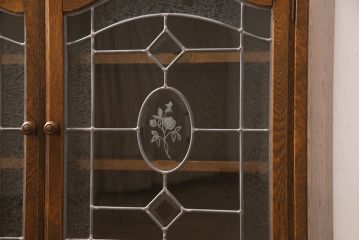 中古美品　三越家具　Brugge(ブルージュ)　ステンドグラスとバラのレリーフが上品なサイドボード(サイドキャビネット、戸棚、収納棚)(定価約17万円)(R-052286)