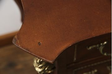 中古　イタリア高級輸入家具　象嵌と真鍮金具で凝ったつくりが美しいサイドボード(引き出し、チェスト)(定価約60万円)(R-052287)