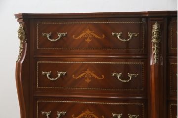 中古　イタリア高級輸入家具　象嵌と真鍮金具で凝ったつくりが美しいサイドボード(引き出し、チェスト)(定価約60万円)(R-052287)