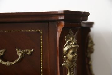 中古　イタリア高級輸入家具　象嵌と真鍮金具で凝ったつくりが美しいサイドボード(引き出し、チェスト)(定価約60万円)(R-052287)