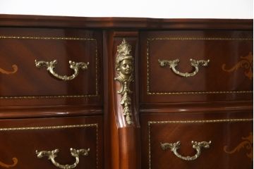 中古　イタリア高級輸入家具　象嵌と真鍮金具で凝ったつくりが美しいサイドボード(引き出し、チェスト)(定価約60万円)(R-052287)