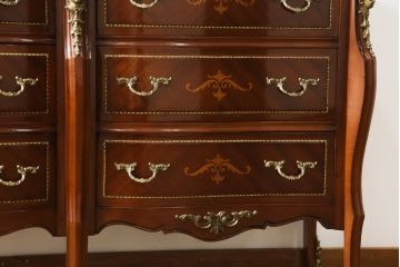中古　イタリア高級輸入家具　象嵌と真鍮金具で凝ったつくりが美しいサイドボード(引き出し、チェスト)(定価約60万円)(R-052287)