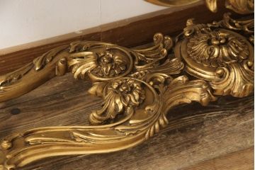 中古　極美品　イタリア超高級輸入家具　ロココ様式　ゴールドの彫刻(木彫り)と大理石天板がゴージャスなコンソールテーブル(定価約200万円以上)(サイドボード)(R-052295)