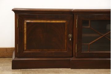 中古　超美品　アメリカ高級輸入家具　大塚家具取り扱い　Scarborough House(スカボローファインファニチャー)　マホガニー材のテレビ台(定価約98万円)(テレビボード、ローボード)(R-052296)