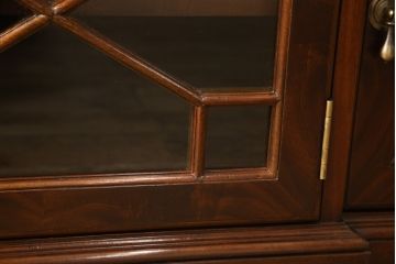 中古　超美品　アメリカ高級輸入家具　大塚家具取り扱い　Scarborough House(スカボローファインファニチャー)　マホガニー材のテレビ台(定価約98万円)(テレビボード、ローボード)(R-052296)