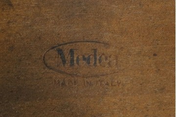 中古　美品　イタリア高級輸入家具　メデア(Medea)　アールヌーヴォー様式　エレガントなデザインが美しい飾り棚　定価約40万円　(R-052297)