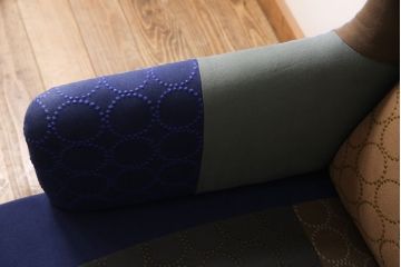 中古　特注　オーダーメイド　ミナペルホネン生地　tambourine(タンバリン)　choucho(ちょうちょ)　1人掛けソファ(定価約50万円)(ラウンジチェア、イージーチェア、アームソファ)(R-052303)
