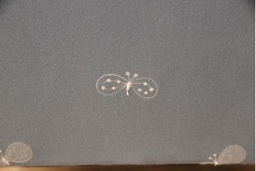 中古　特注　オーダーメイド　ミナペルホネン生地　tambourine(タンバリン)　choucho(ちょうちょ)　1人掛けソファ(定価約50万円)(ラウンジチェア、イージーチェア、アームソファ)(R-052303)