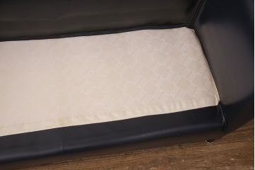 中古　美品　オーストリア　ヴィットマン(WITTMANN)　AURA(アウラ)　丸みのあるデザインで優しい雰囲気を醸し出す高級本革二人掛けソファ(2P、アームソファ)(定価約50万円)(R-052307)