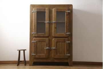 中古　超美品　CRASH GATE(クラッシュゲート) Knot antiques (ノットアンティークス)　ERIO CABINET 4DOOR　カントリーな雰囲気がかわいらしい、アンティーク加工の冷蔵庫風キャビネット(収納棚、戸棚)(R-052310)