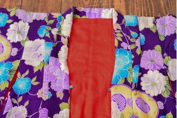 大正〜昭和初期　鼓に花柄　錦紗縮緬着物(正絹、古布)(R-052317)