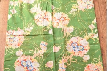 大正〜昭和初期　花柄　錦紗縮緬着物(正絹、古布)(R-052318)