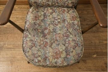 中古美品　ERCOL(アーコール)　上品な花柄が素敵な1人掛けソファ(ラウンジチェア、アームチェア、椅子、1シーターソファ)(R-052324)
