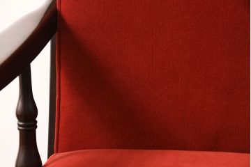 中古　松本民芸家具　赤色の生地がレトロで印象的な1人掛けソファ(チェア、一人掛けソファ)(R-052325)