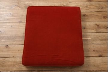 中古　松本民芸家具　赤色の生地がレトロで印象的な1人掛けソファ(チェア、一人掛けソファ)(R-052325)