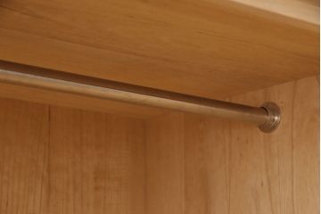 中古　国産　手造り　衣類収納がたっぷりとできる加茂総桐箪笥(胴丸、総桐たんす、洋服タンス、ワードローブ、桐タンス)(R-052328)