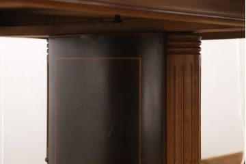 ビンテージ　イタリア輸入家具　凝った造りがエレガントなダイニングテーブル(食卓、ラウンドテーブル、ヴィンテージ)(R-052335)