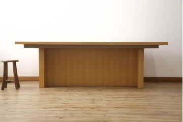 中古　デンマーク輸入家具　オーク材　大きなサイズで広々使える、スタイリッシュなダイニングテーブル(食卓、作業台、北欧)(R-052336)