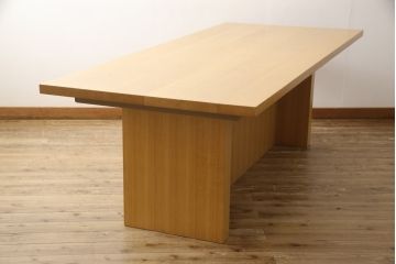 中古　デンマーク輸入家具　オーク材　大きなサイズで広々使える、スタイリッシュなダイニングテーブル(食卓、作業台、北欧)(R-052336)