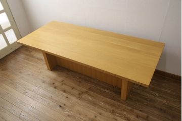 中古　デンマーク輸入家具　オーク材　大きなサイズで広々使える、スタイリッシュなダイニングテーブル(食卓、作業台、北欧)(R-052336)