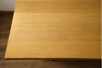 中古　デンマーク輸入家具　オーク材　大きなサイズで広々使える、スタイリッシュなダイニングテーブル(食卓、作業台、北欧)(R-052336)