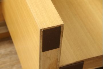 中古　デンマーク輸入家具　オーク材　大きなサイズで広々使える、スタイリッシュなダイニングテーブル(食卓、作業台、北欧)(R-052336)